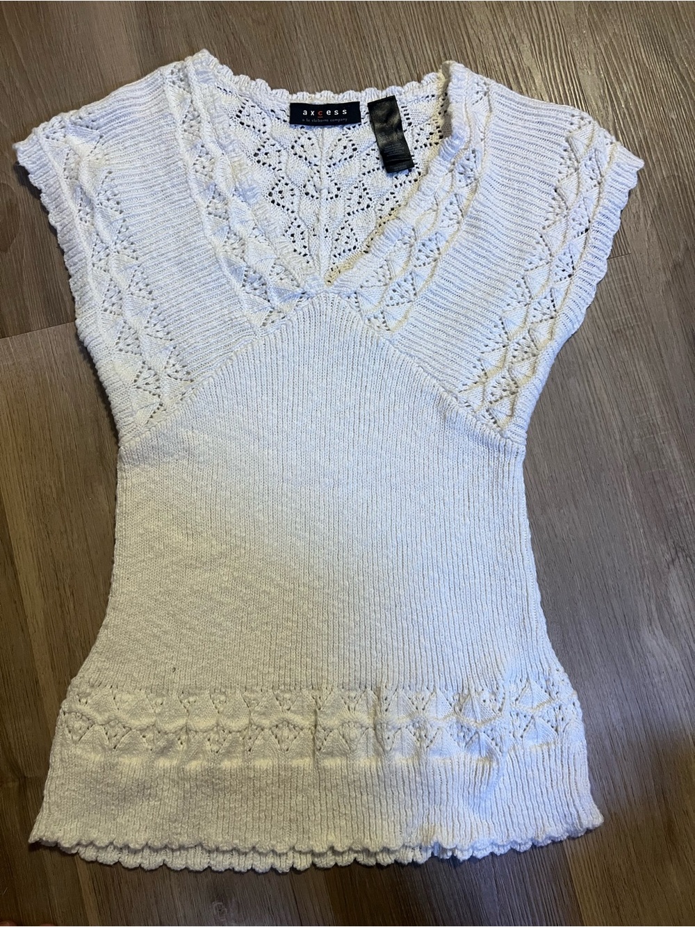 U2K AXCESS White Knit V-Neck Cap Sleeve Top